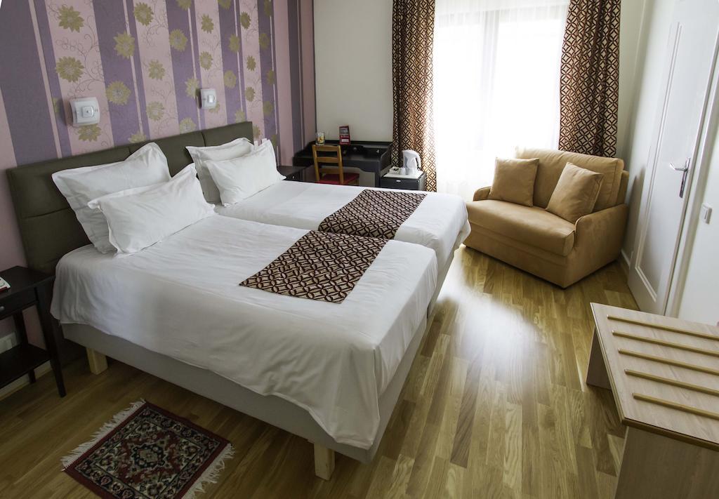 Hotel Le Divona "Au Coeur De Divonne" Room photo
